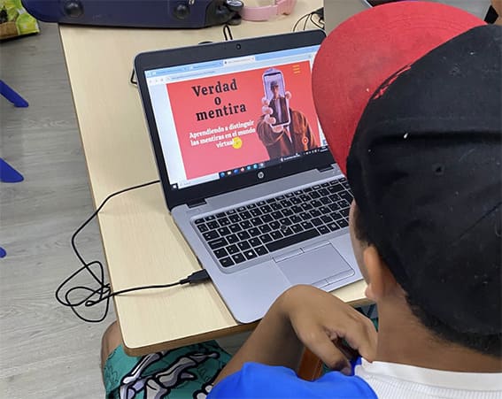 Taller sobre peligros en las redes Fundación Sanders - Programa Tic y Tac
