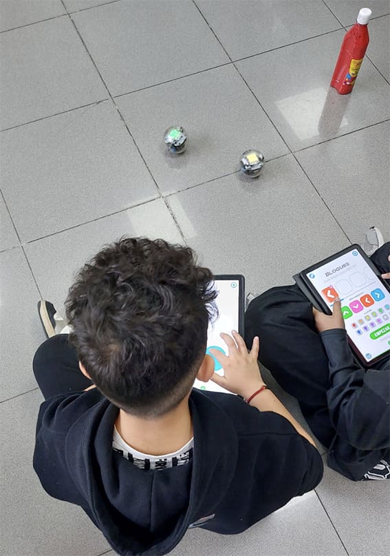 Taller programación con Sphero Bolt Fundación Sanders - Programa Tic y Tac