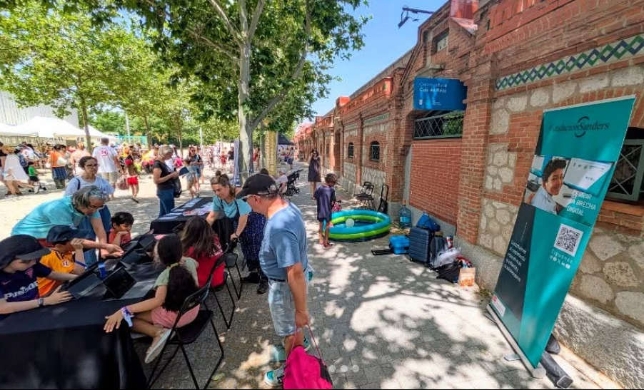 Fundación Sanders celebra con éxito sus talleres en el Día de las Familias 2025